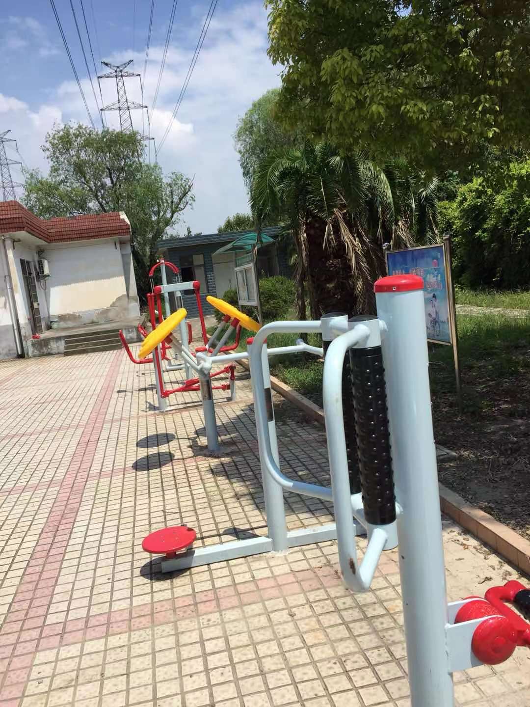 新江村博园路活动室市民健身点