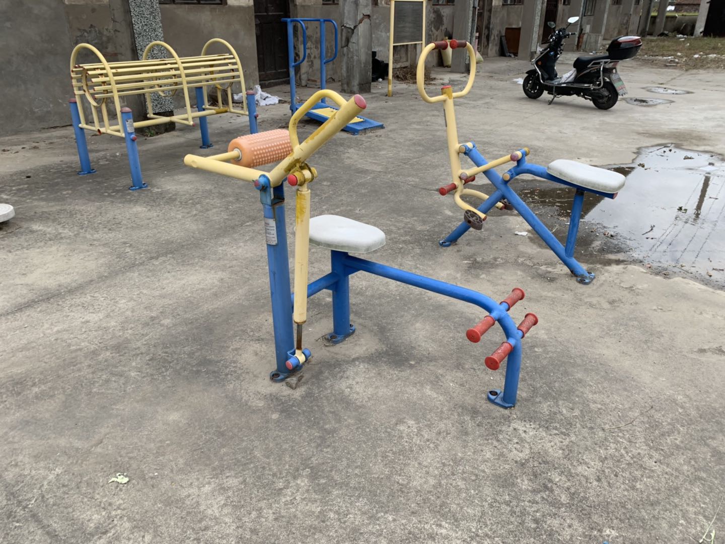 腹背锻炼器