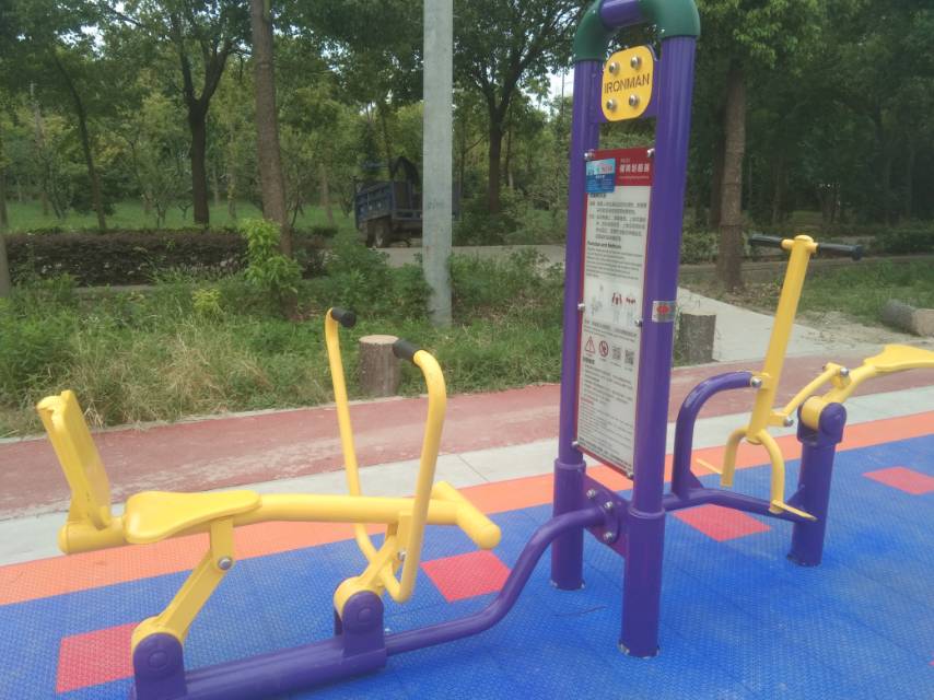 健骑划船器