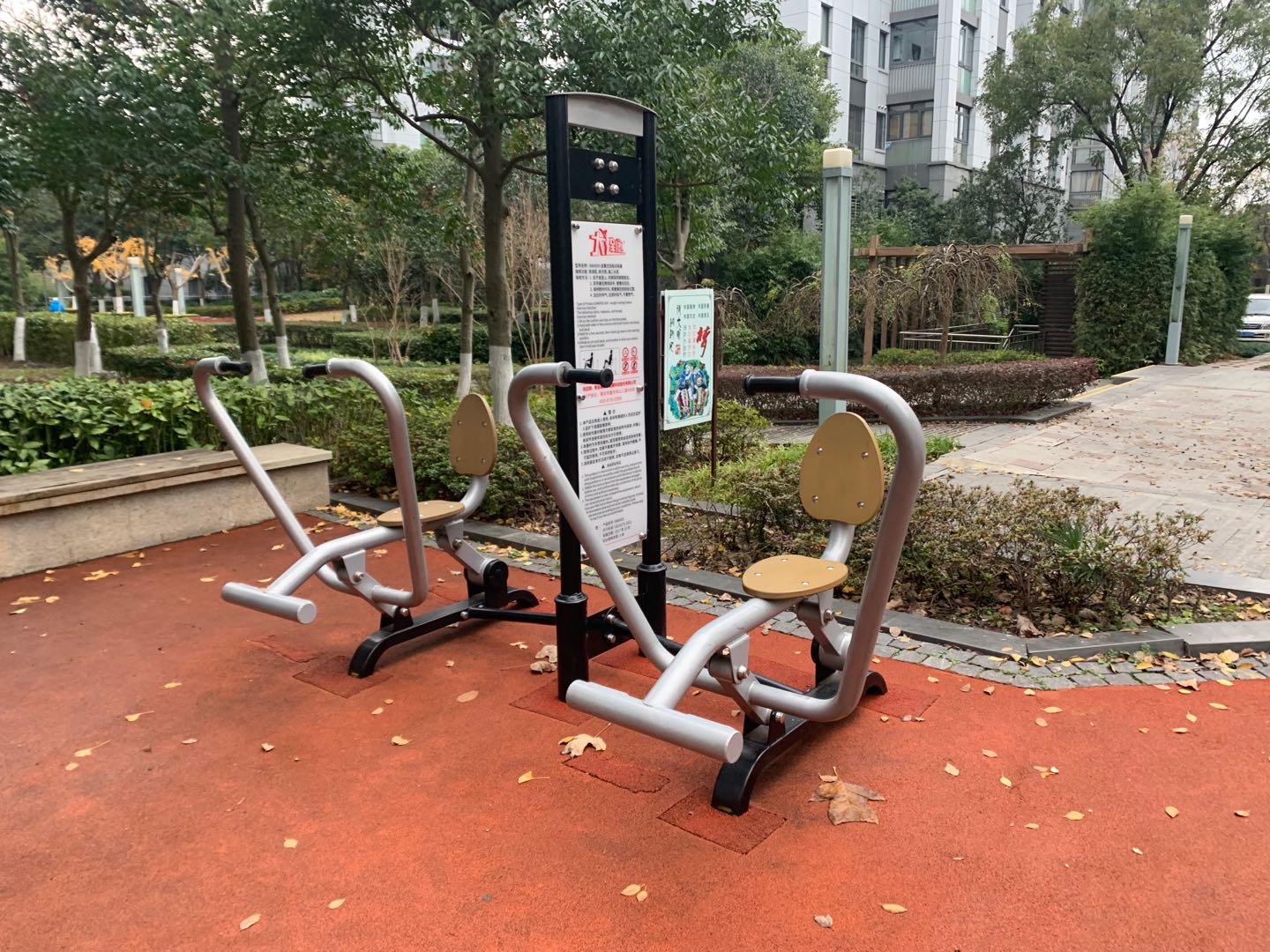 自重式划船训练器