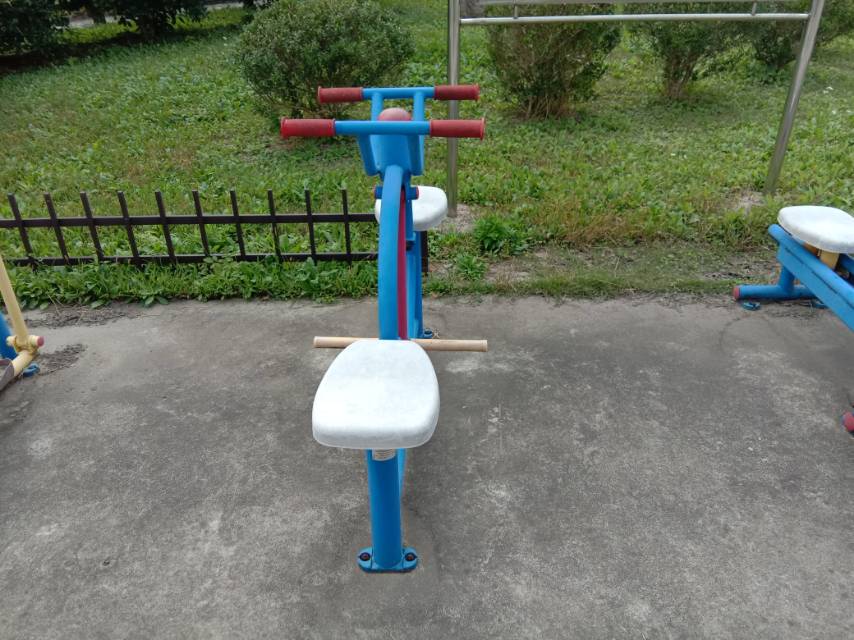 下肢锻炼器