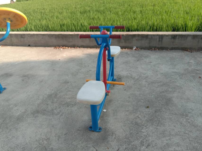 双人蹬腿器