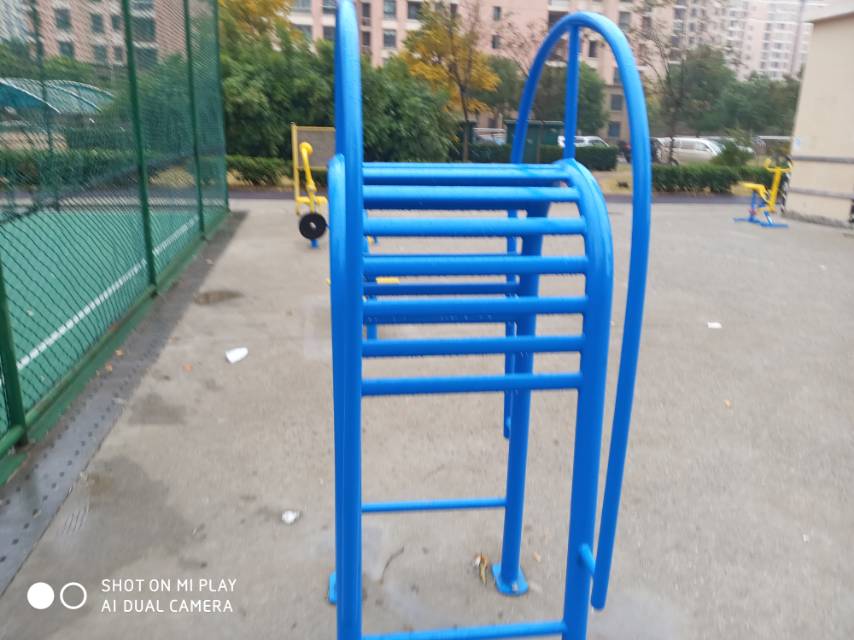 多功能训练器