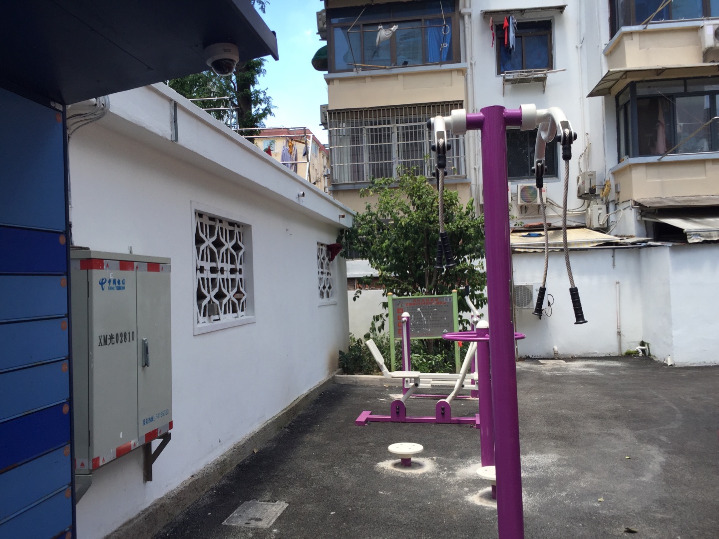 虹桥居委虹梅路2964弄健身点