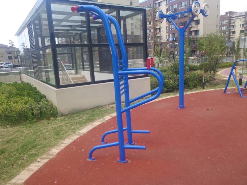 多功能训练器