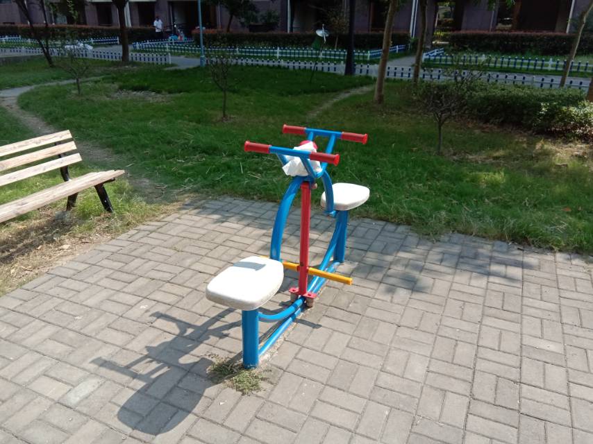 下肢锻炼器