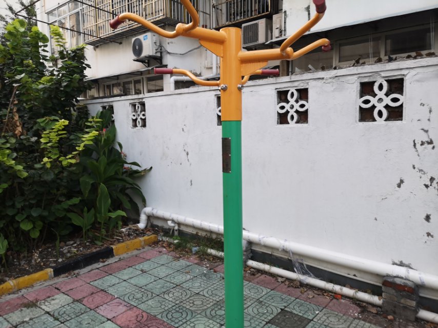 三位引体器