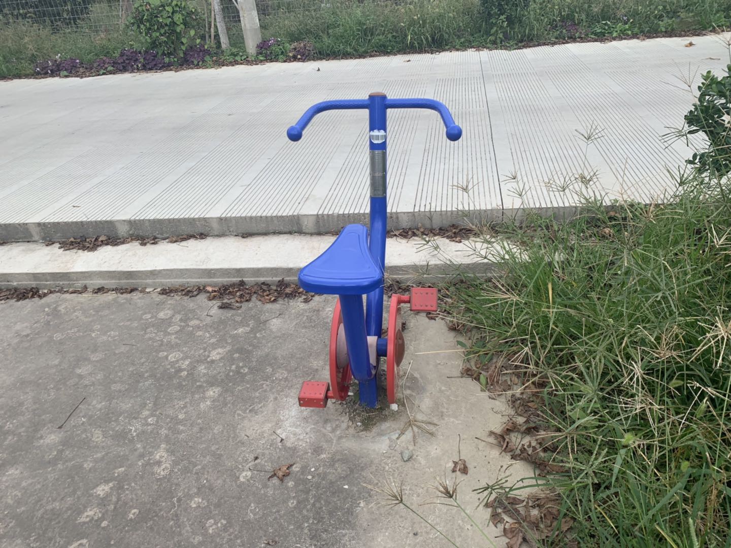 直立健身车