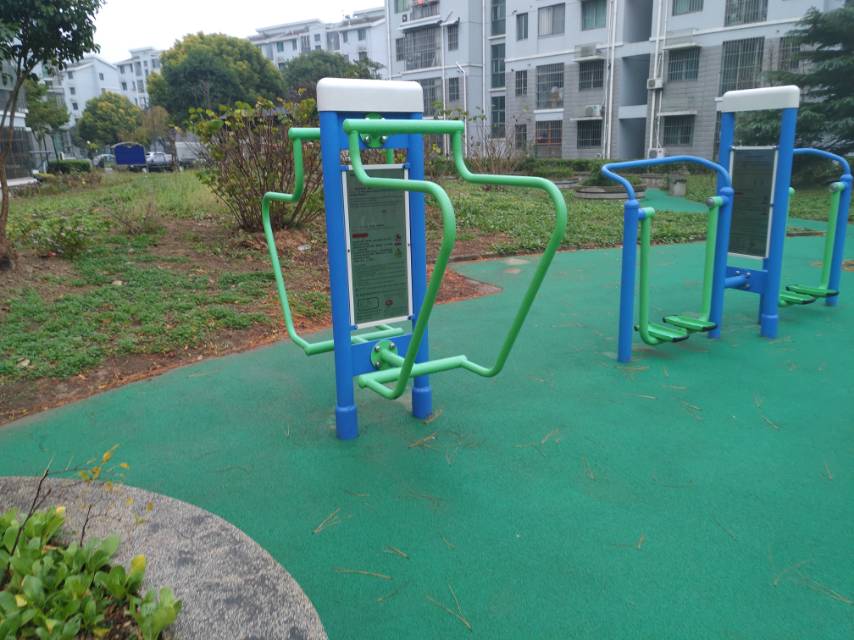 双立柱曲臂训练器