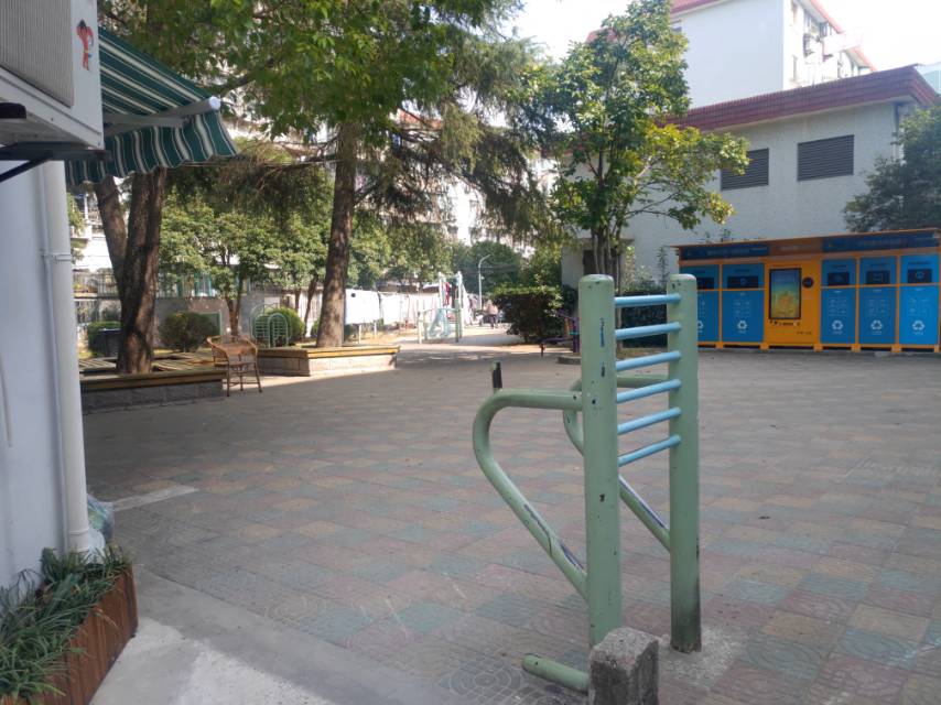 凌四居委市民益智健身苑点