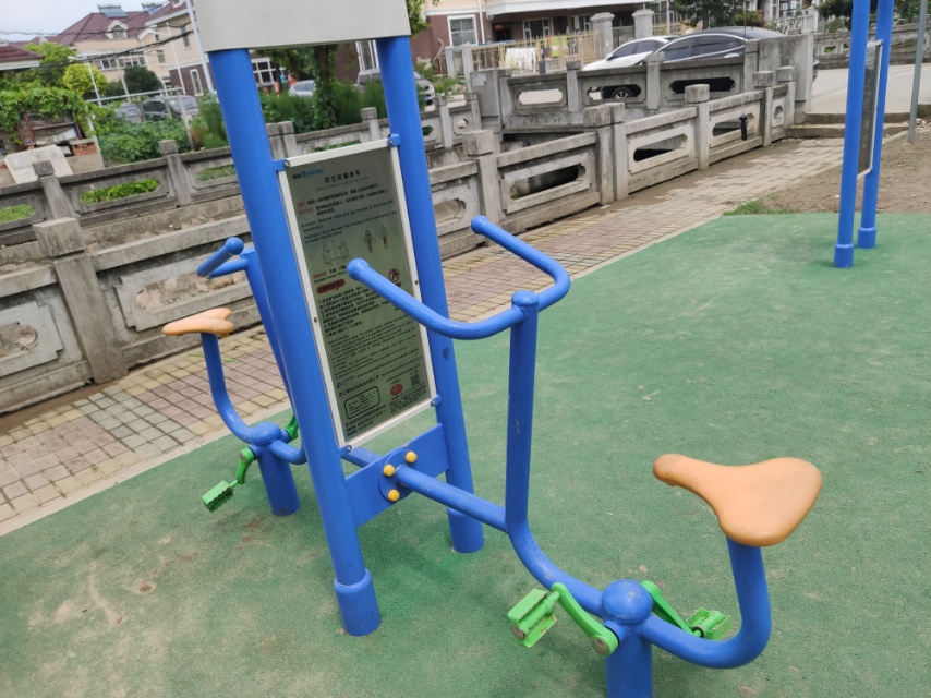 双立柱健身车