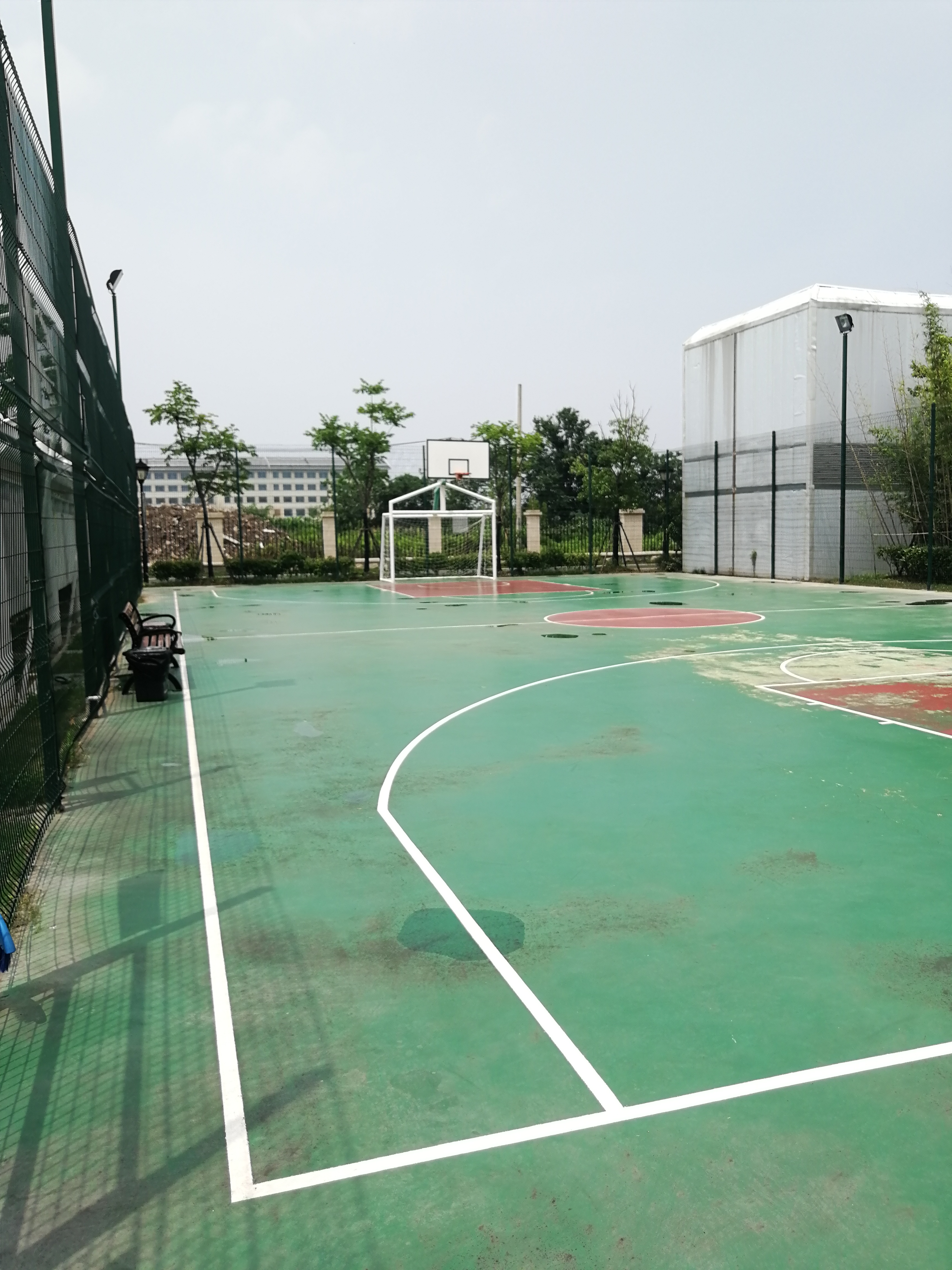 长兴镇社区文化活动中心篮球场