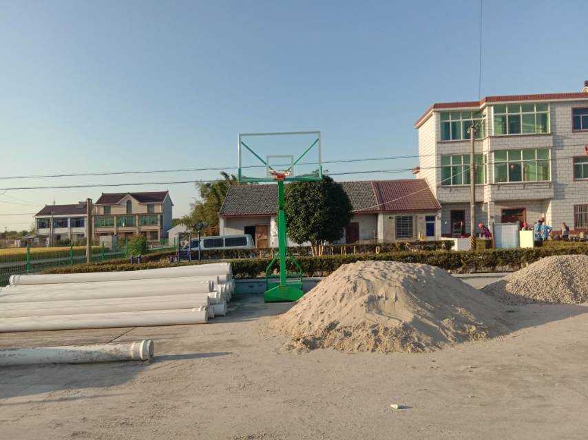 新如村4组新路325号南篮球场