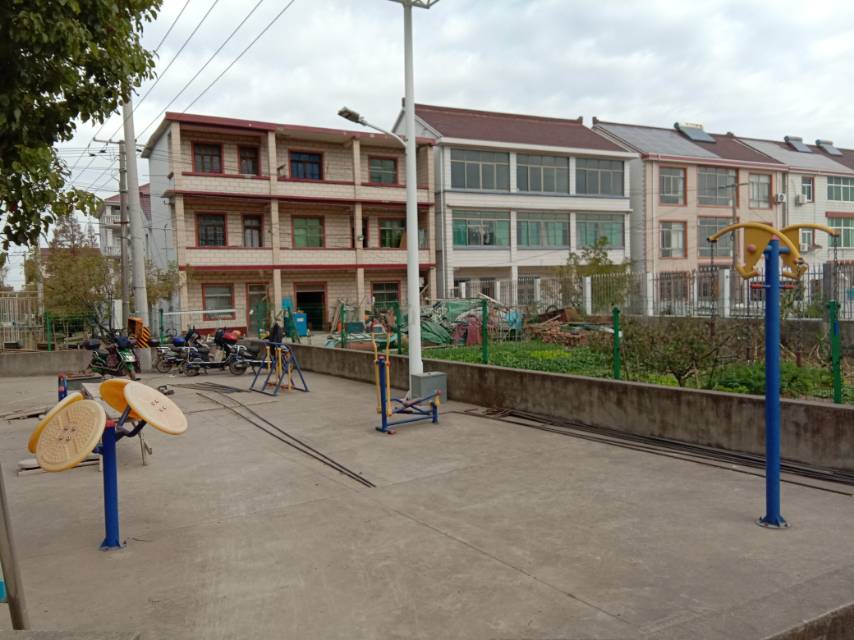 果园村5组412号健身路径