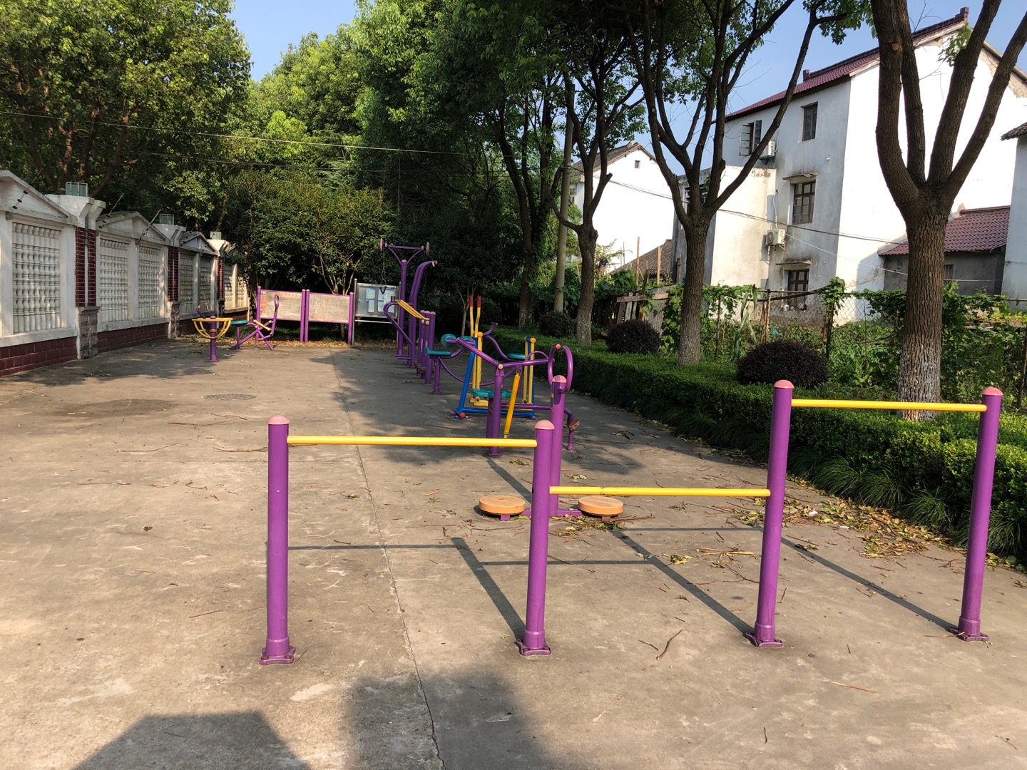 民主村J健身苑点