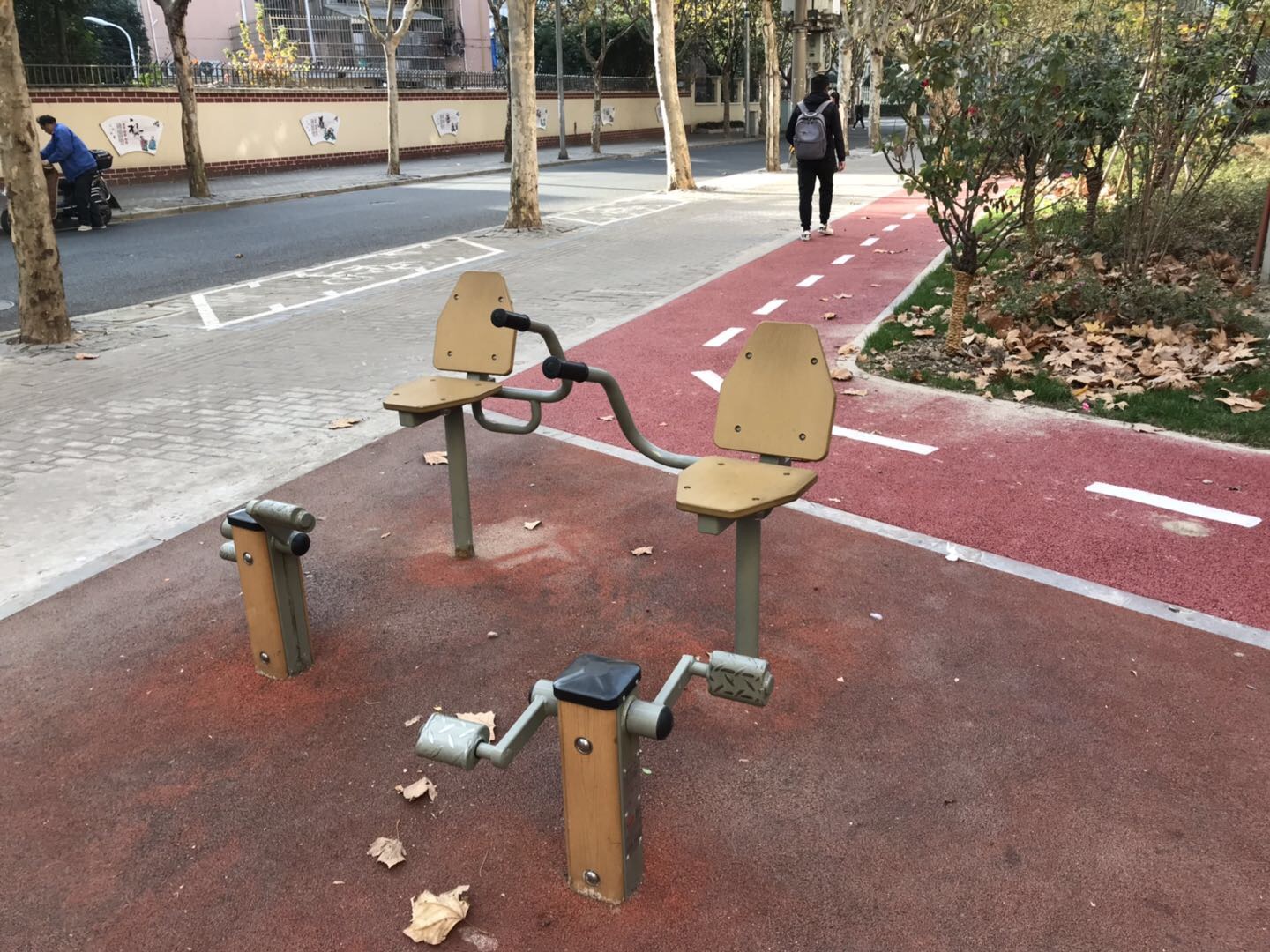 下肢训练器