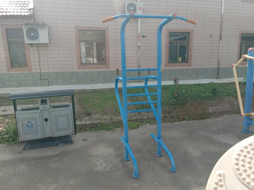 多功能训练器