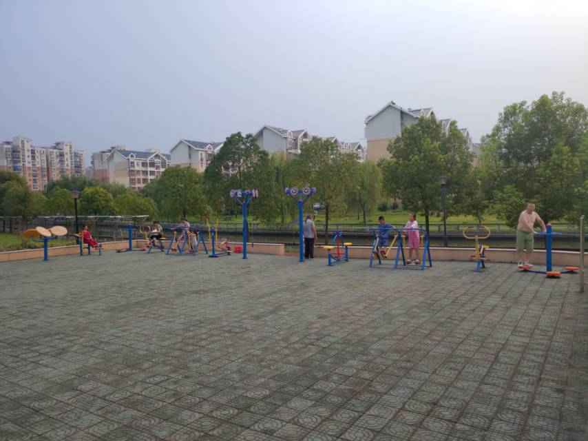 沁乐小区健身点