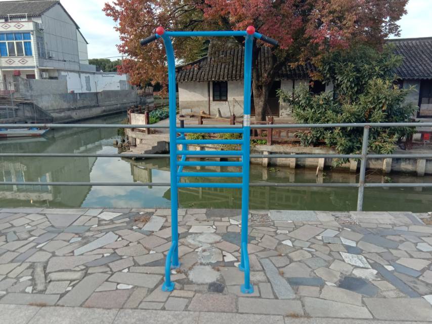 多功能训练器