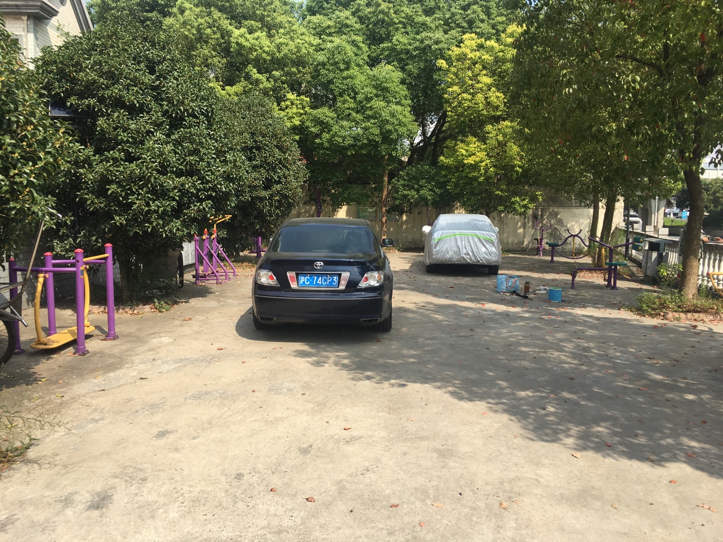 赵非小区健身点