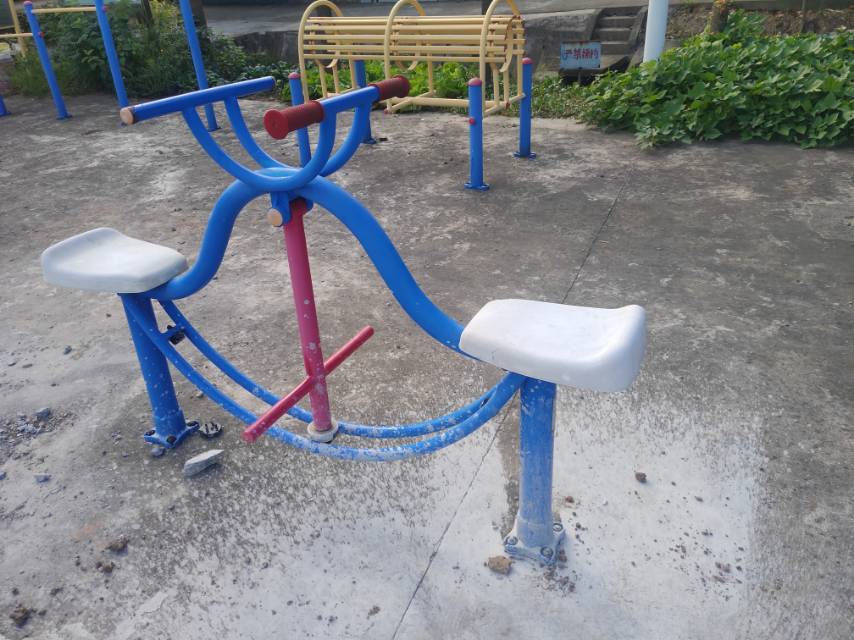 下肢锻炼器