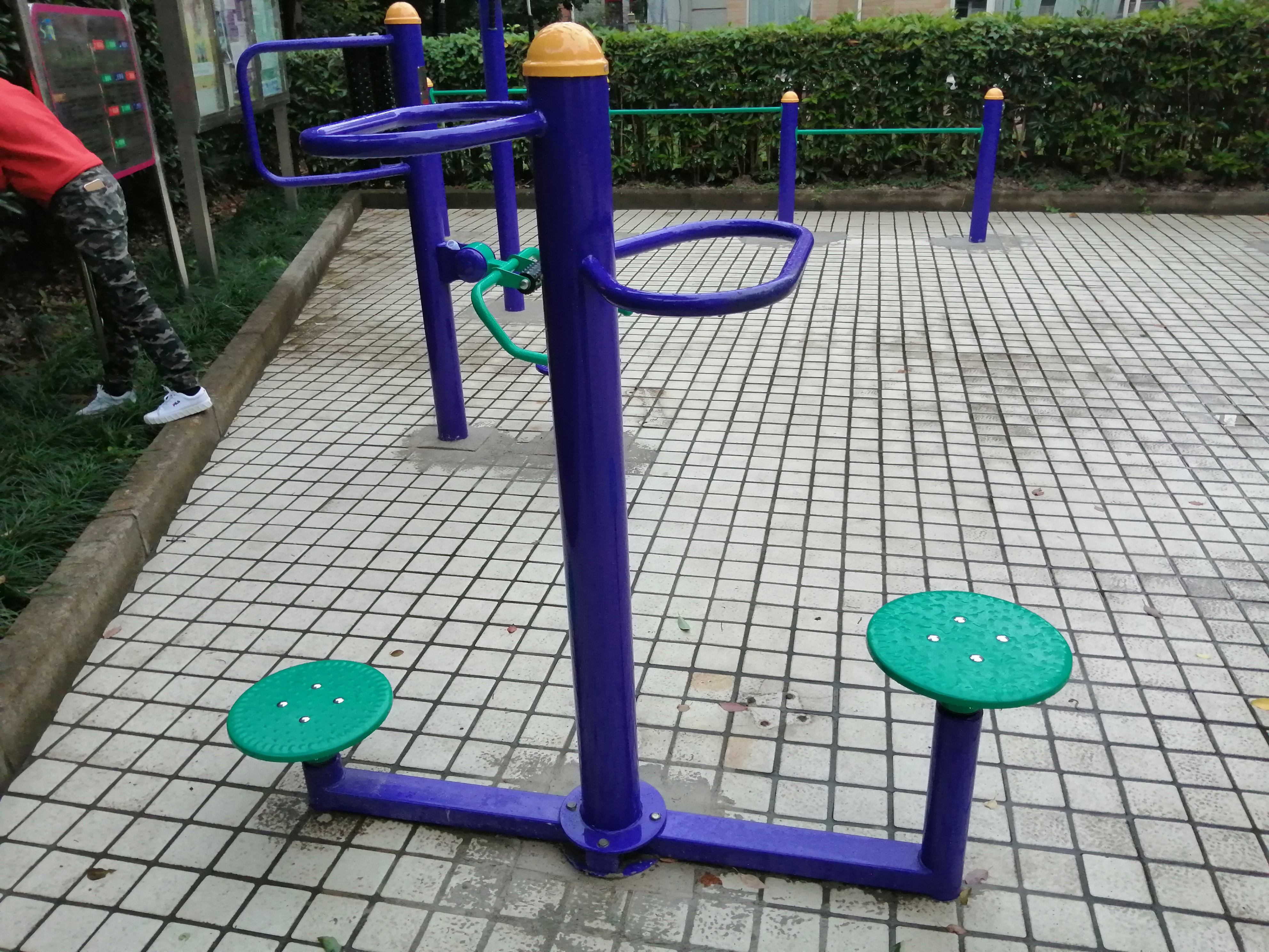 双位扭腰器
