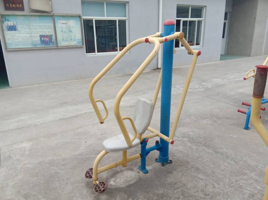 自重推胸器