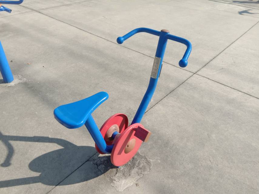 直立健身车