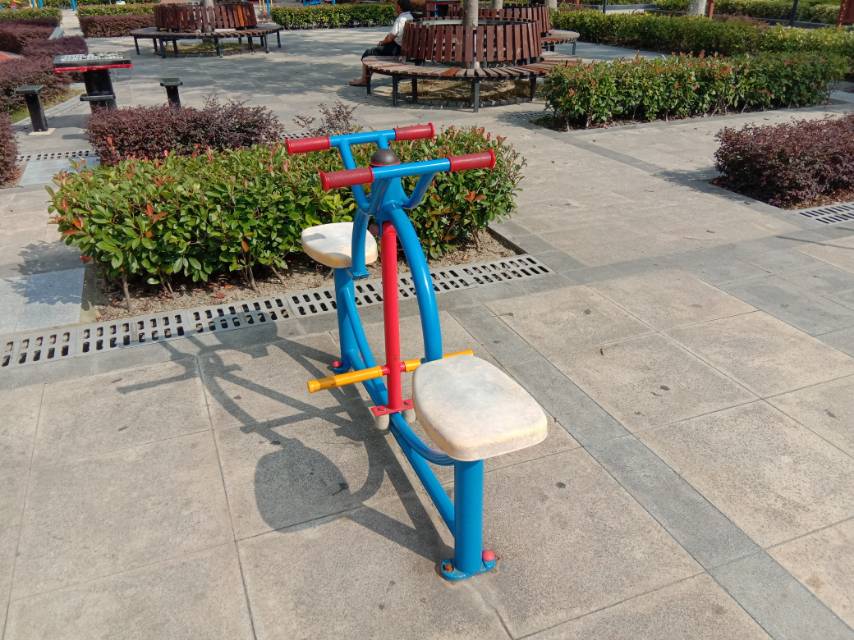 下肢锻炼器