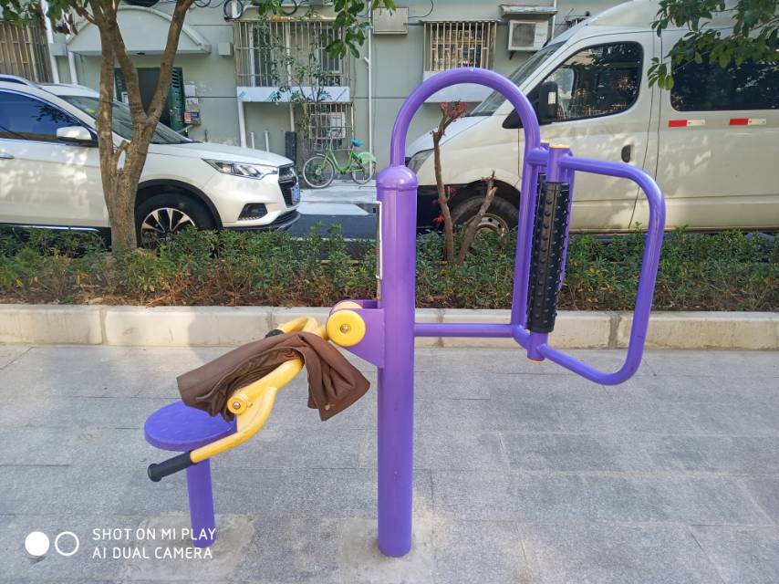 背腹肌训练器