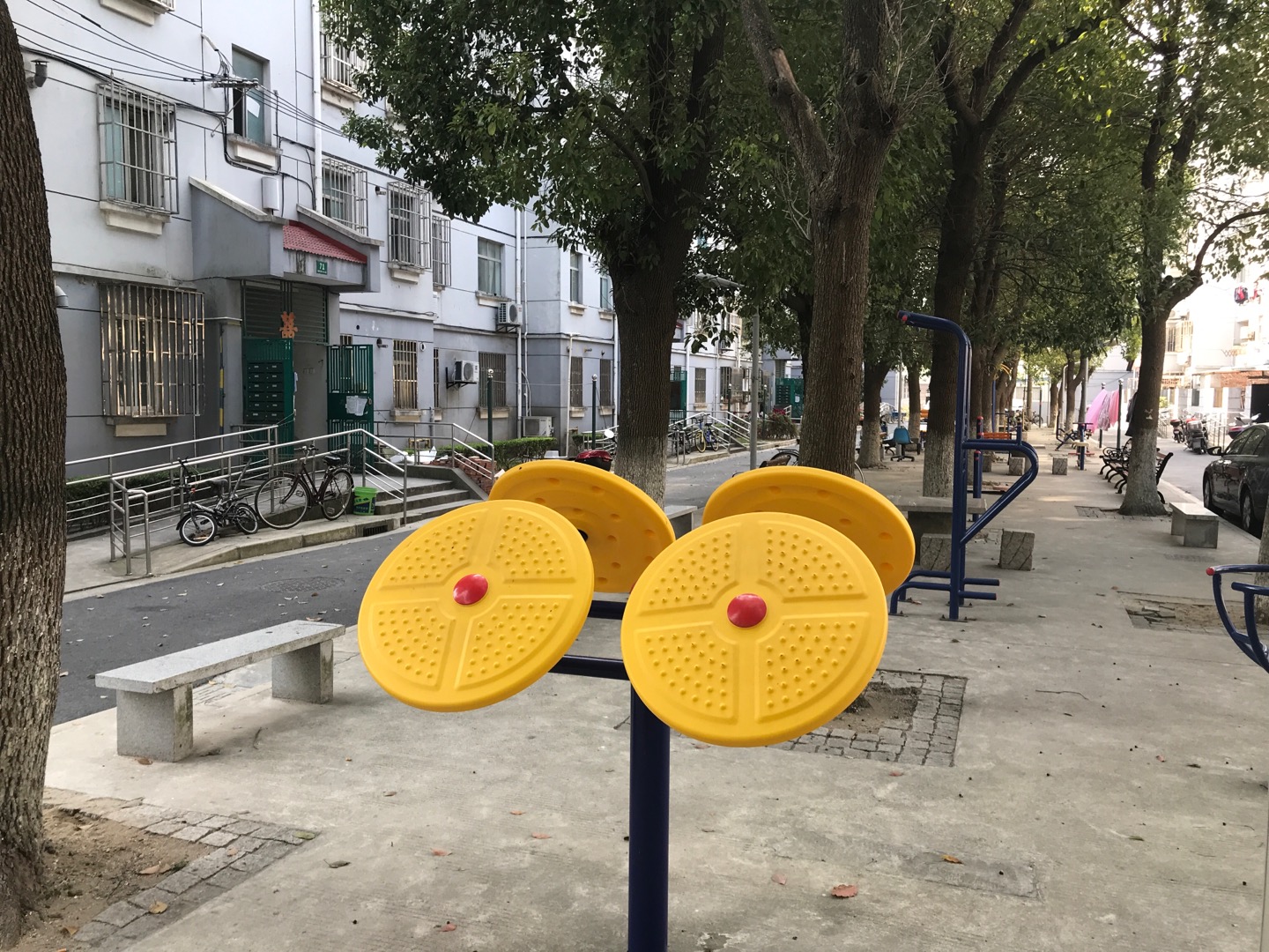 思凡三居施湾二路1026弄72号健身路径