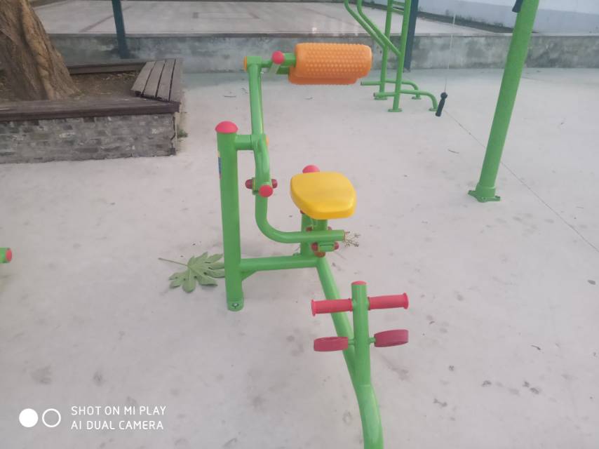 自重腹背锻炼器