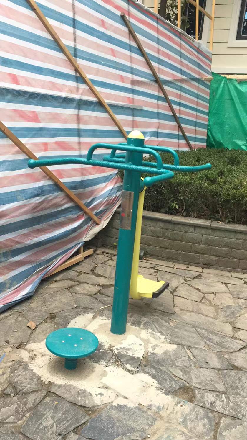 扭腰钟摆器