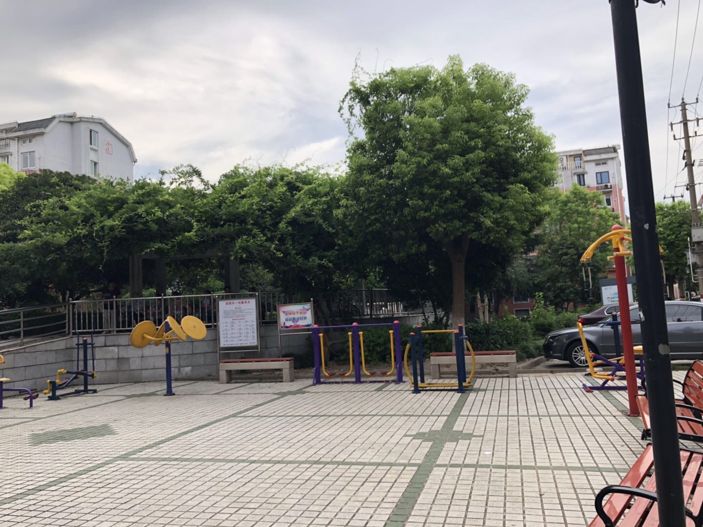 迎园东一坊健身点