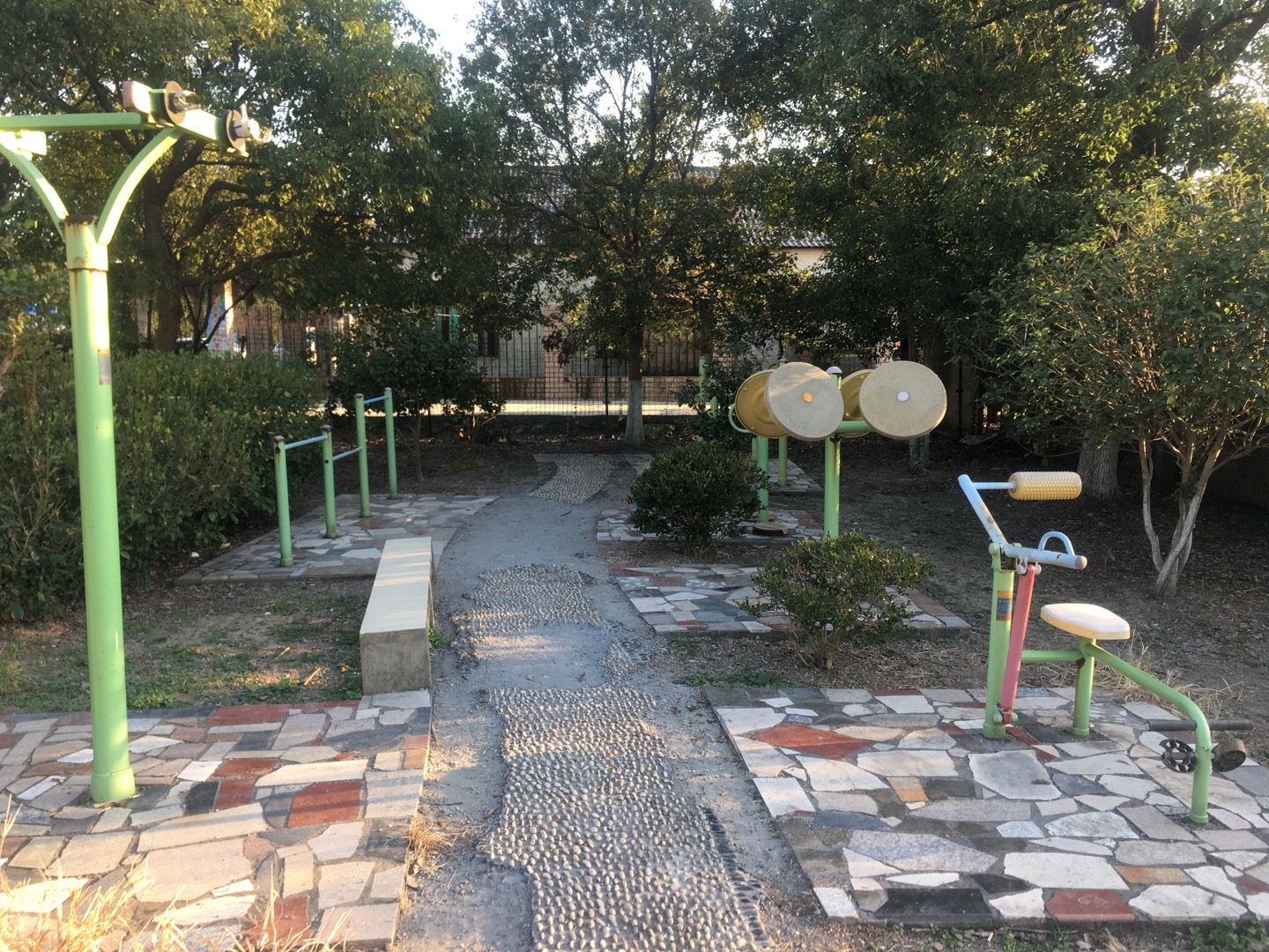 永红村5队健身点
