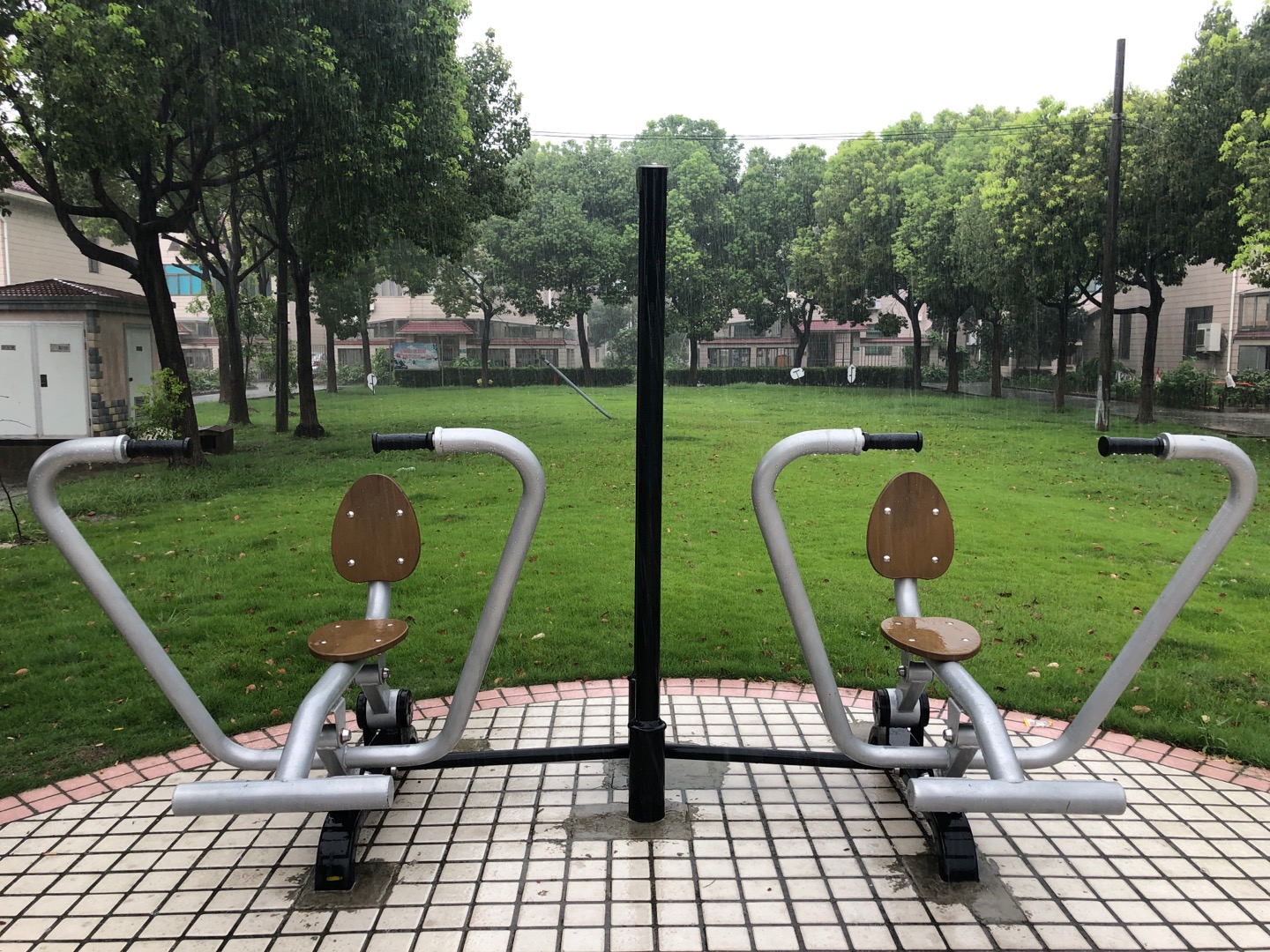 自重式划船训练器