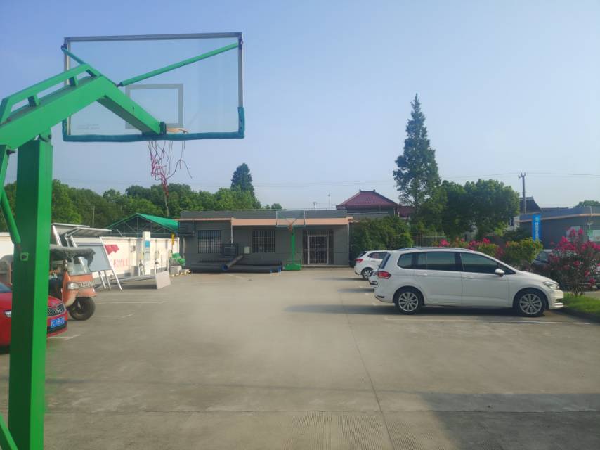白鹤镇红旗村篮球场