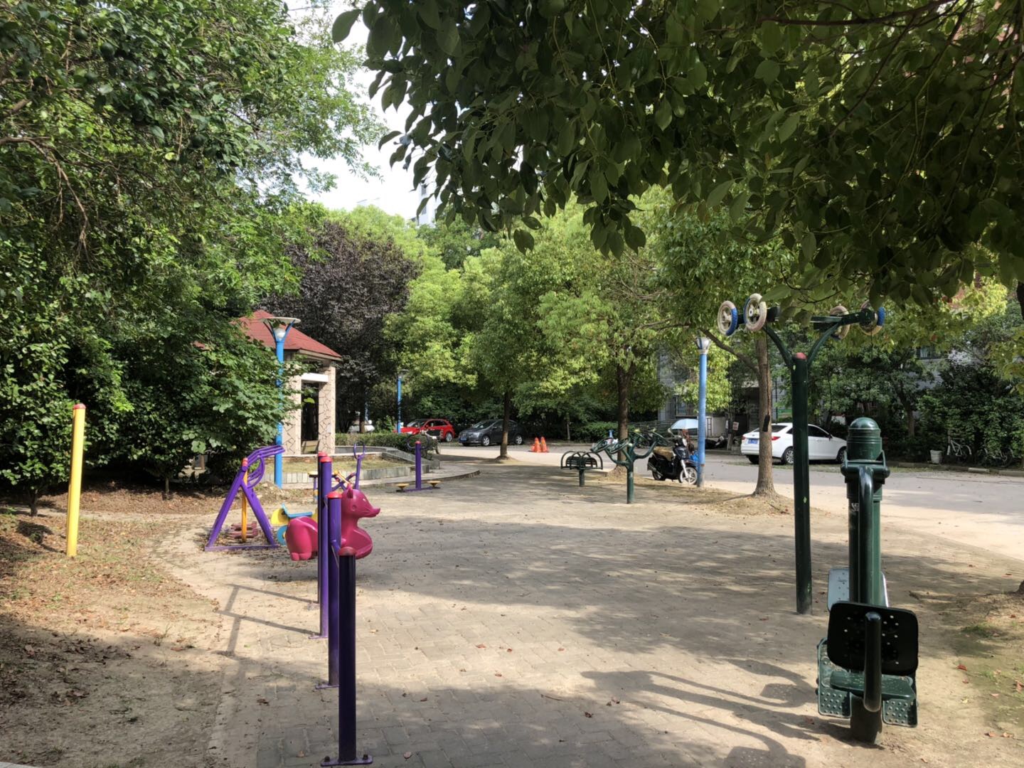 金莱社区1518弄健身点