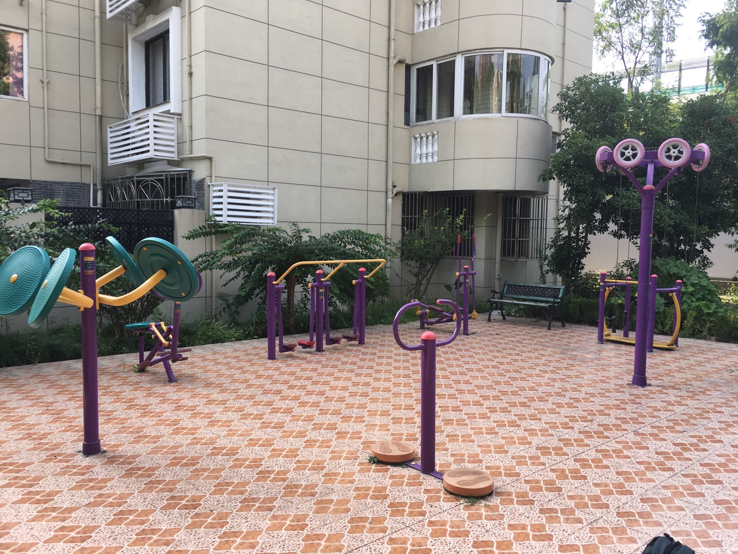 龙柏一村二居委龙柏城市花园小区A点