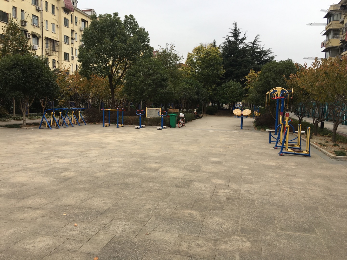 金杨文化广场健身苑