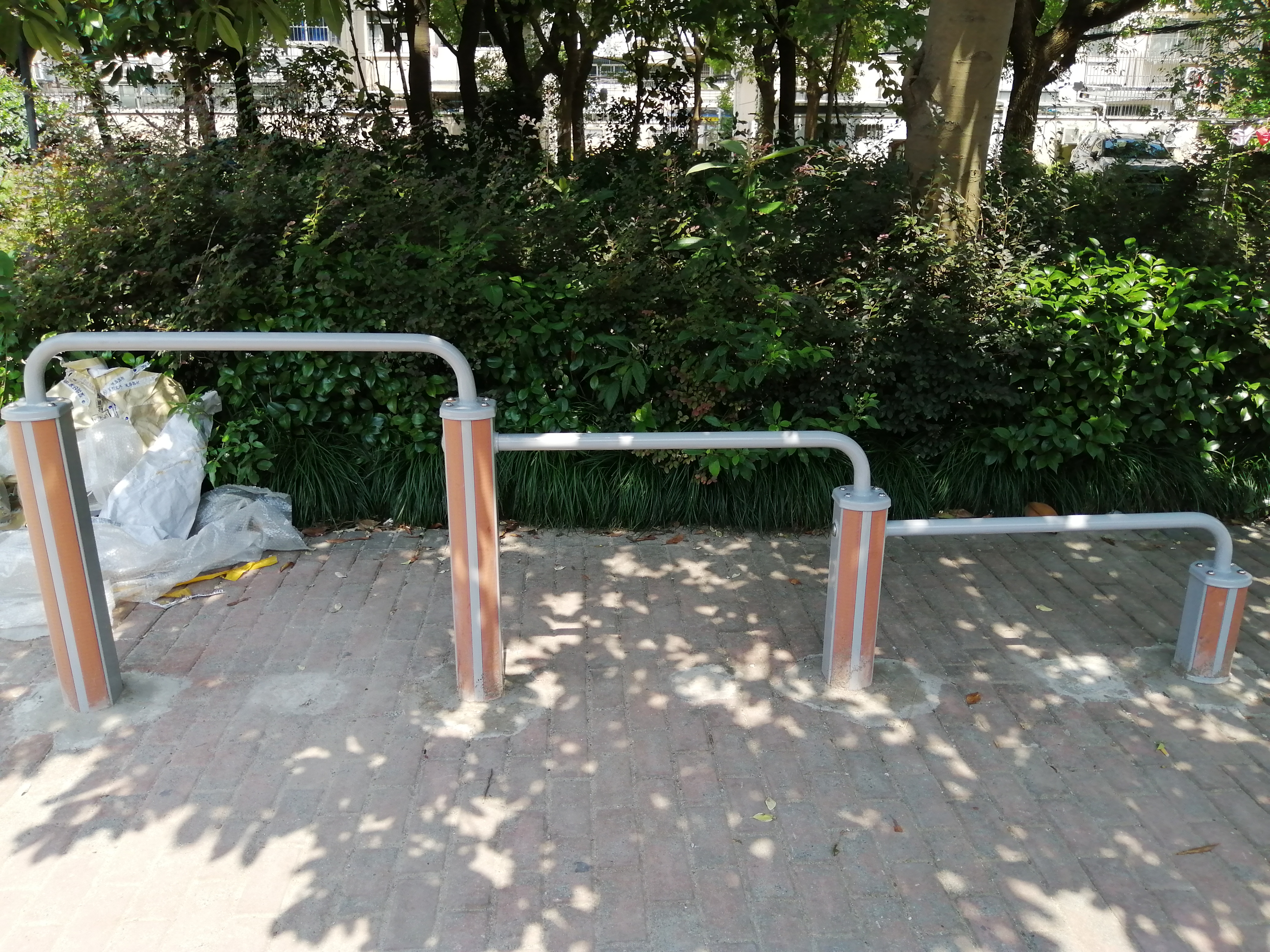 弹震压腿器