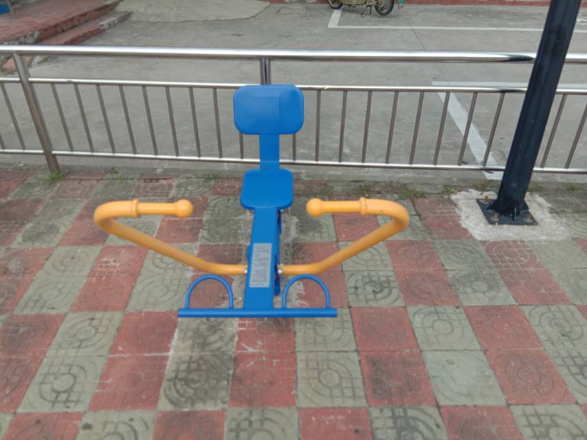 划船器