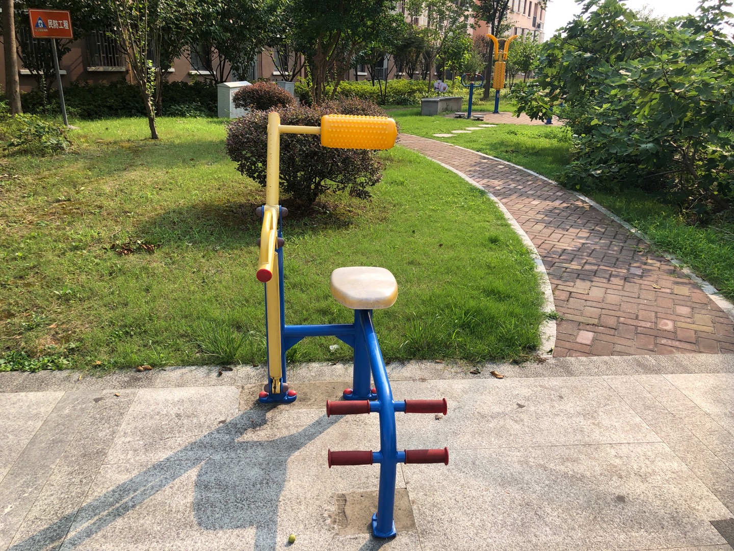 腹背锻炼器
