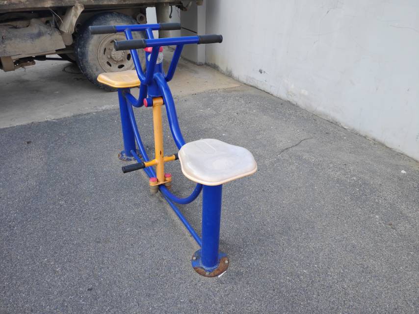 下肢训练器