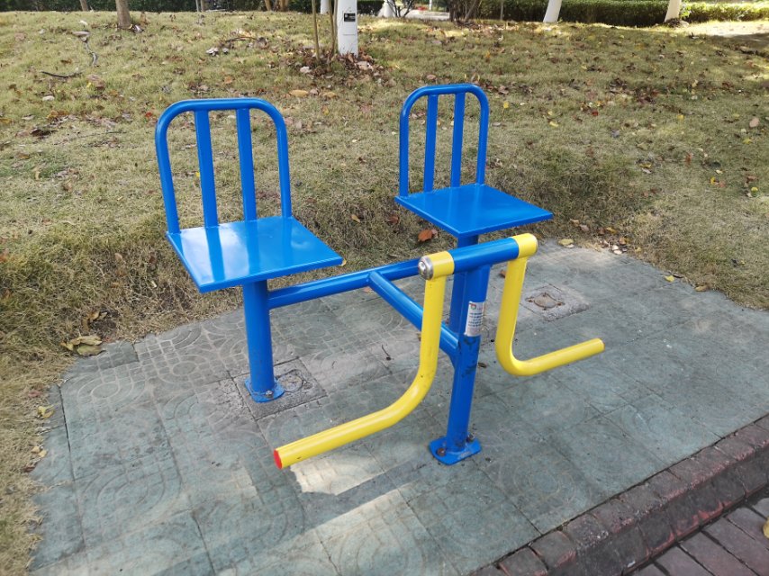 下肢训练器