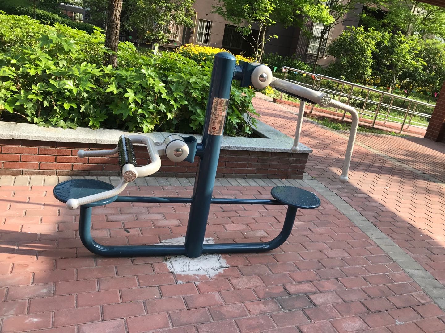 颈腰按摩器