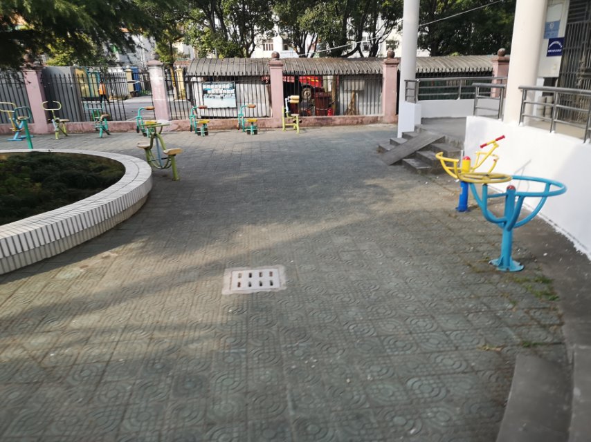 汤巷中心村健身苑