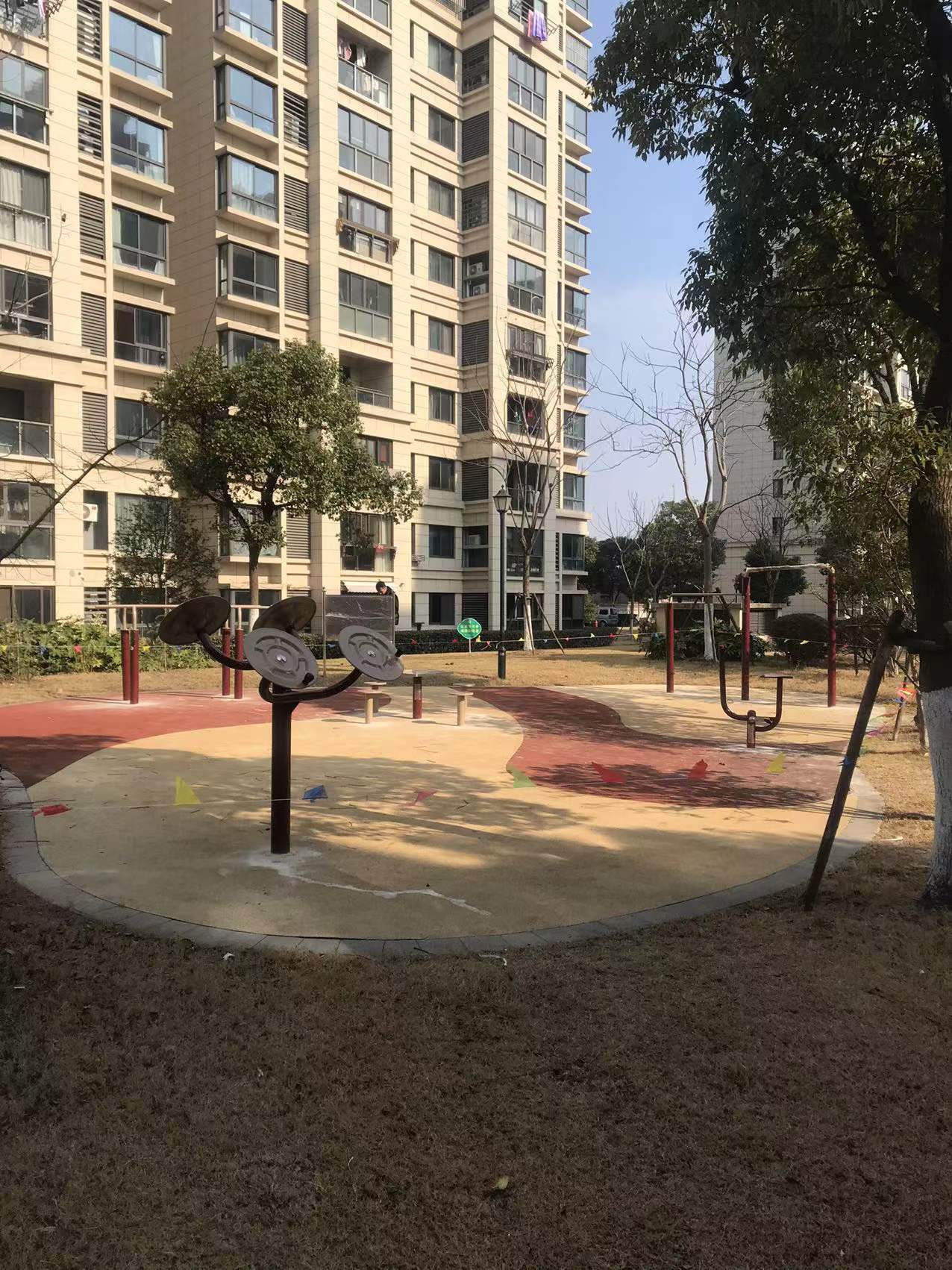 清泉警苑益智健身点1