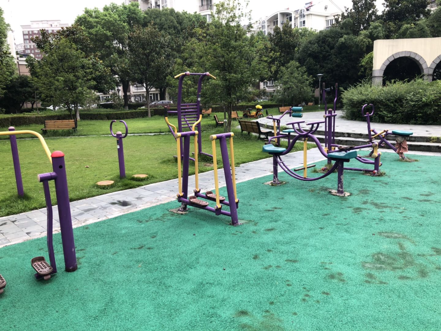 东兰一居居委B健身苑点