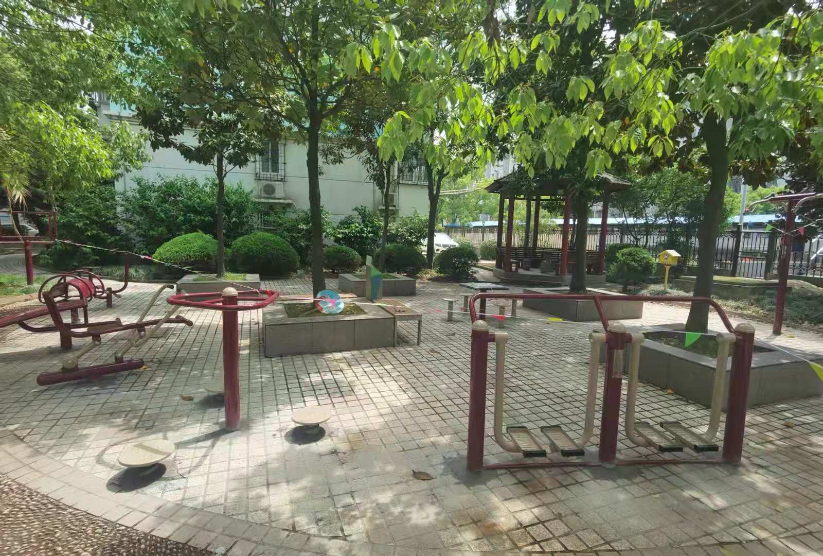 丽景公寓市民益智健身点